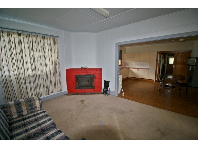 23 Wallace Street, Apsley VIC 3319