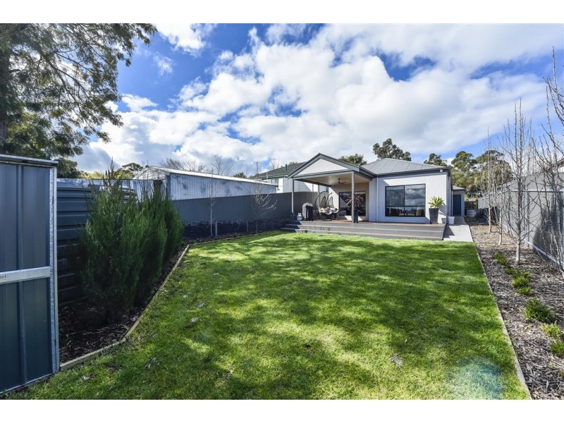 6 Strathlyn Avenue, Naracoorte SA 5271