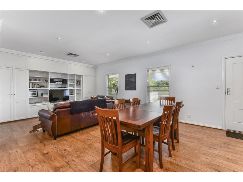 10 Riddoch Street, Penola SA 5277