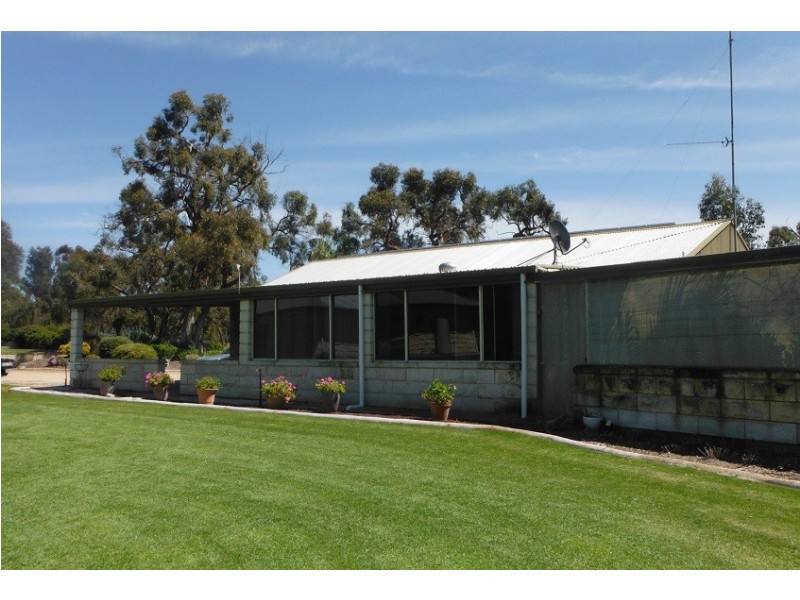 27 Martins Road, Naracoorte SA 5271