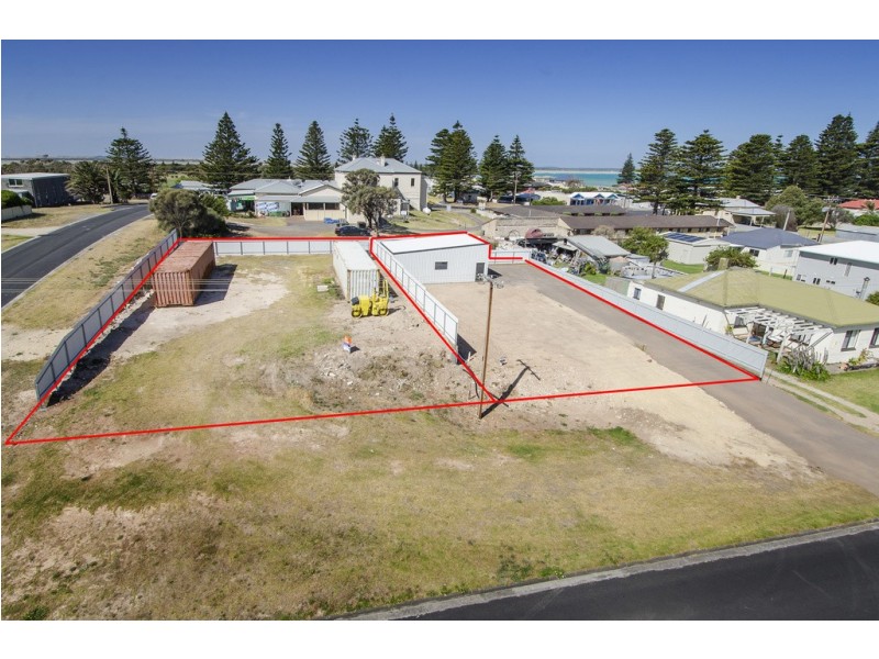 12 Chambers Street, Beachport SA 5280