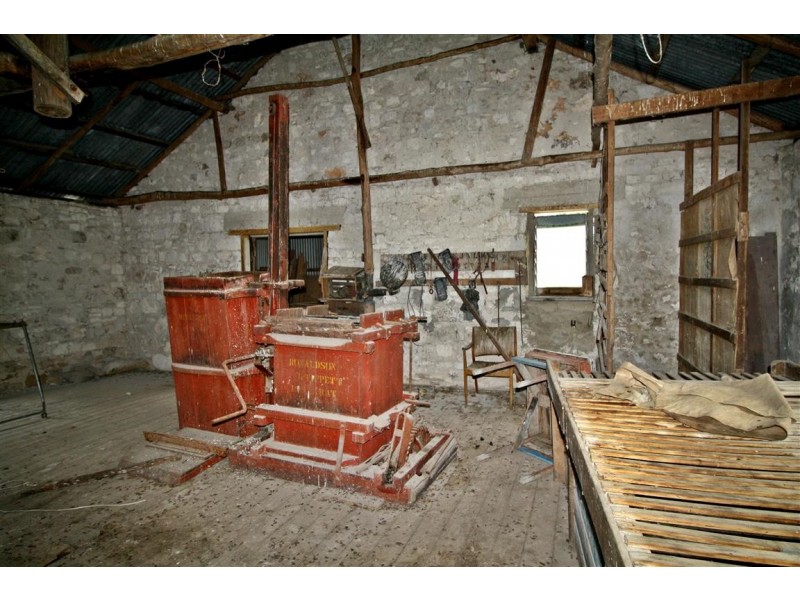 Section 425 Lucindale Road, Naracoorte SA 5271