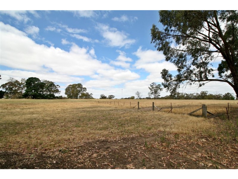 2053 Wimmera Highway, Apsley VIC 3319