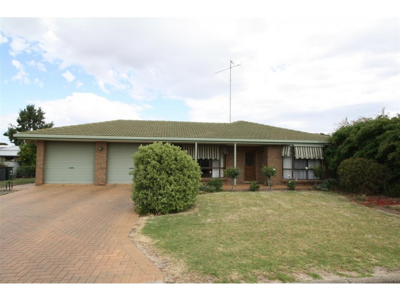 2 Fourth Avenue, Naracoorte SA 5271