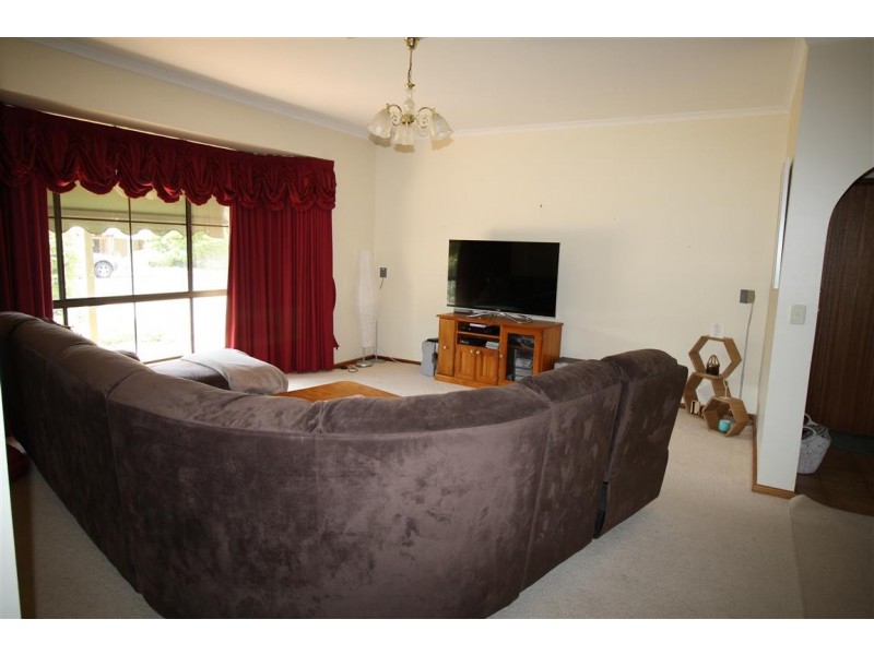 2 Fourth Avenue, Naracoorte SA 5271