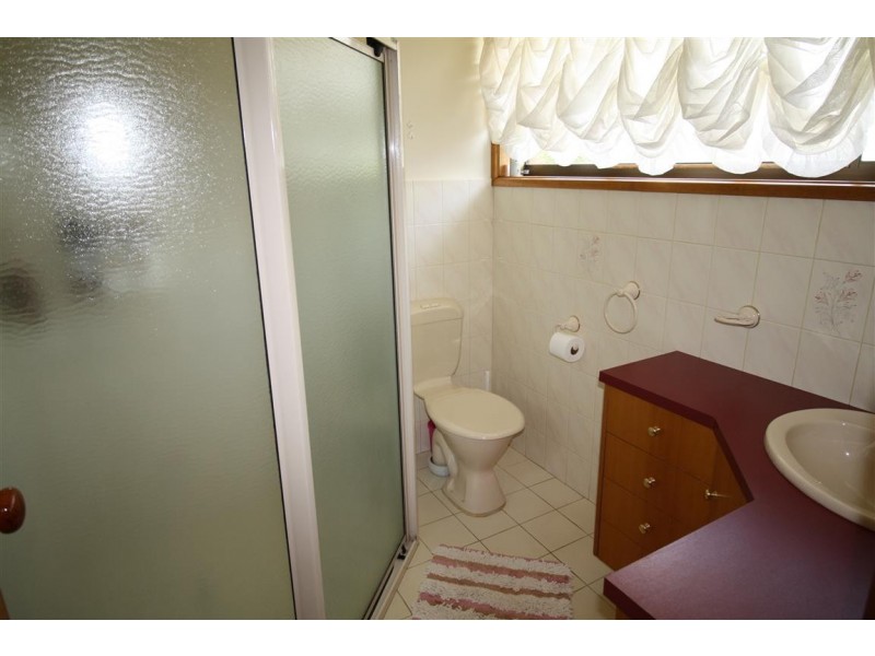 2 Fourth Avenue, Naracoorte SA 5271