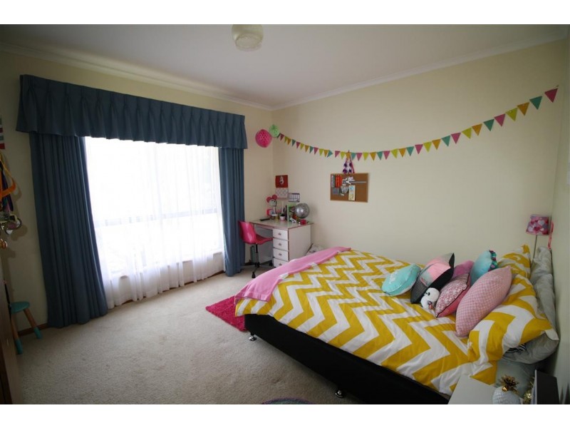 2 Fourth Avenue, Naracoorte SA 5271