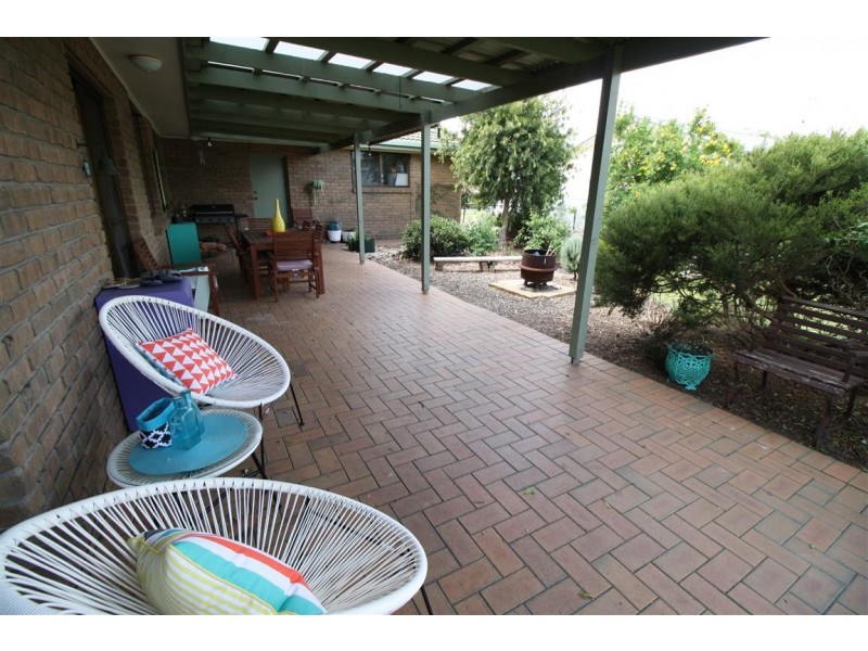 2 Fourth Avenue, Naracoorte SA 5271