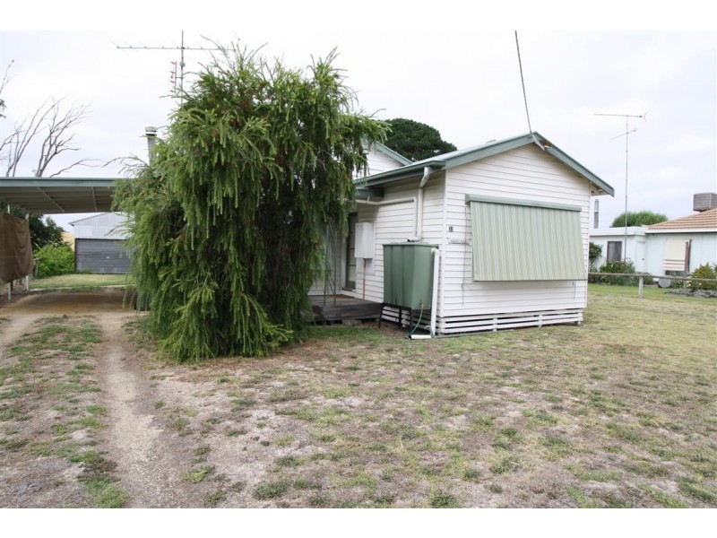 33 Wallace Street, Apsley VIC 3319