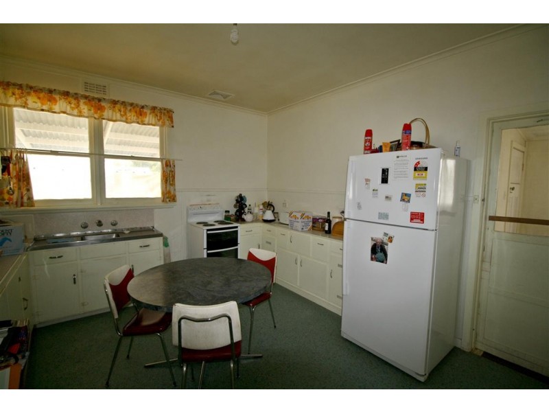 33 Wallace Street, Apsley VIC 3319