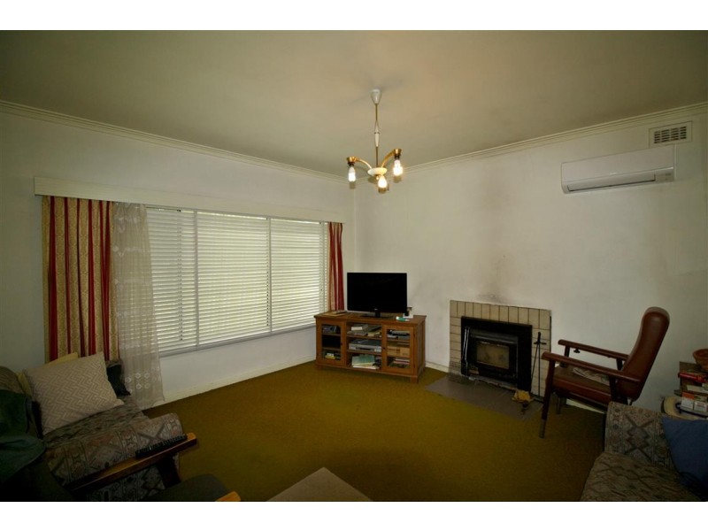 33 Wallace Street, Apsley VIC 3319