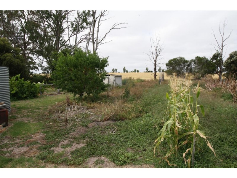 33 Wallace Street, Apsley VIC 3319