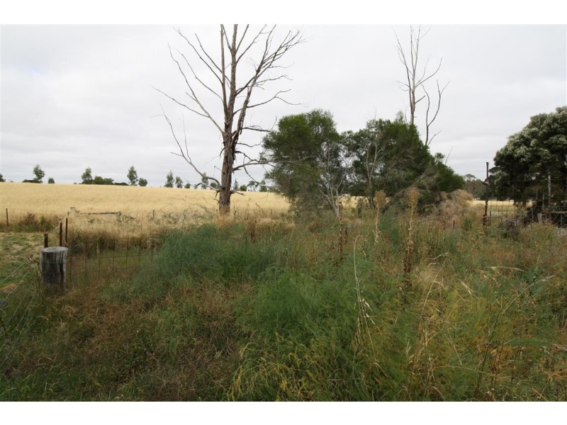 33 Wallace Street, Apsley VIC 3319