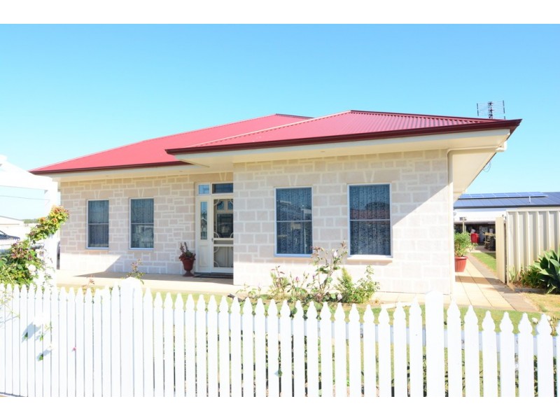 12 Thompson Road, Robe SA 5276