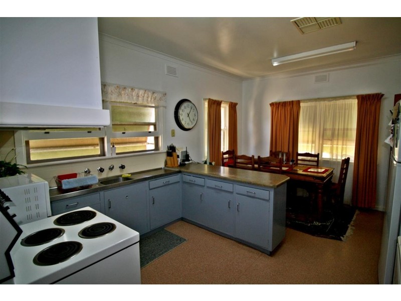 31 Laidlaw Street, Apsley VIC 3319