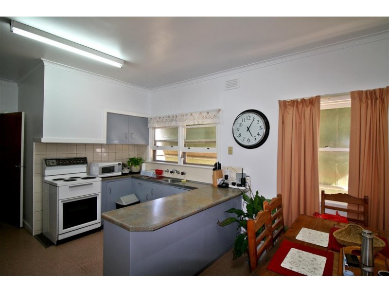 31 Laidlaw Street, Apsley VIC 3319