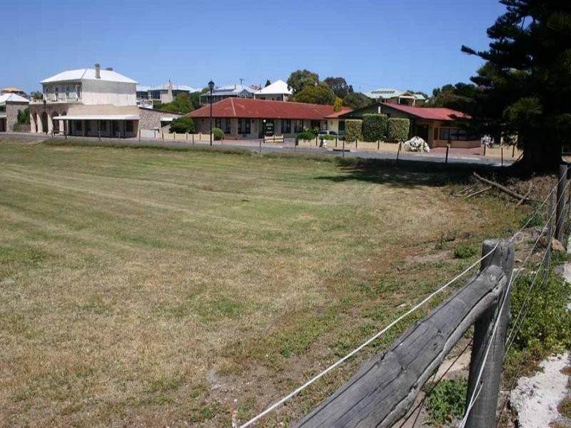 15 Smillie Street, Robe SA 5276