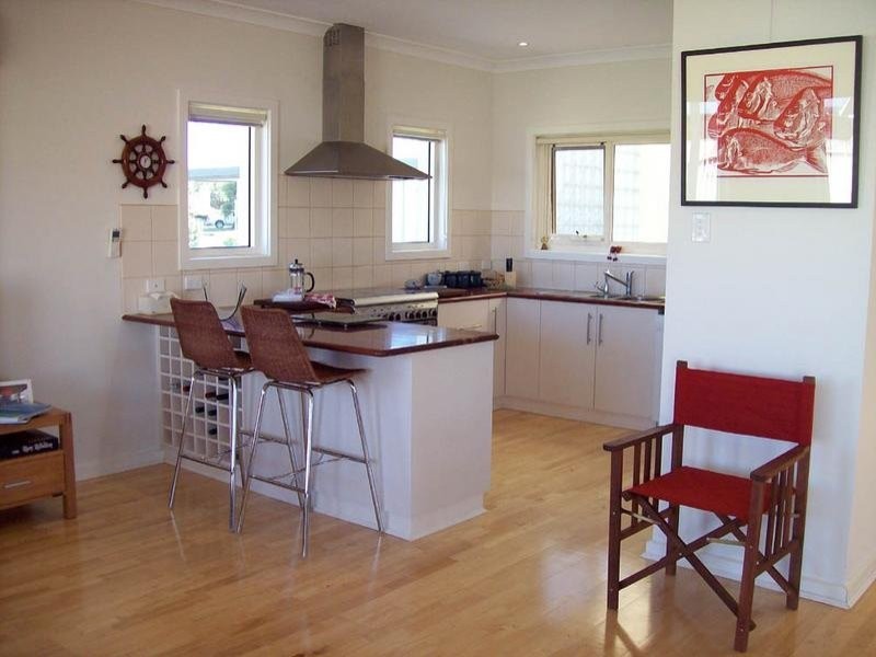 4 Lord Syleham Street, Robe SA 5276