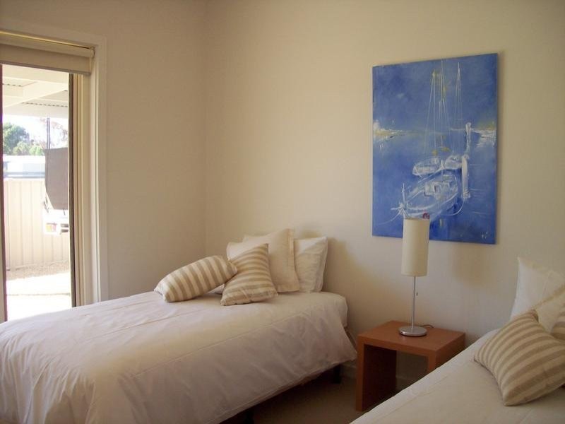 4 Lord Syleham Street, Robe SA 5276