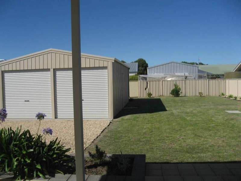 4 Lord Syleham Street, Robe SA 5276