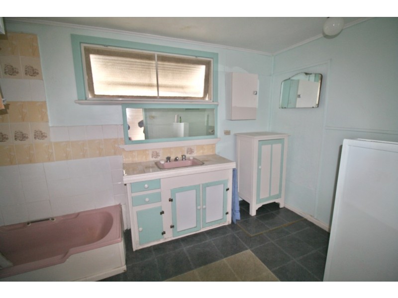 80 Wallace Street, Apsley VIC 3319