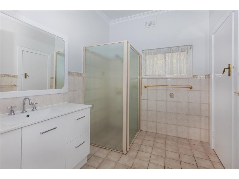 7 Sixth Ave, Naracoorte SA 5271