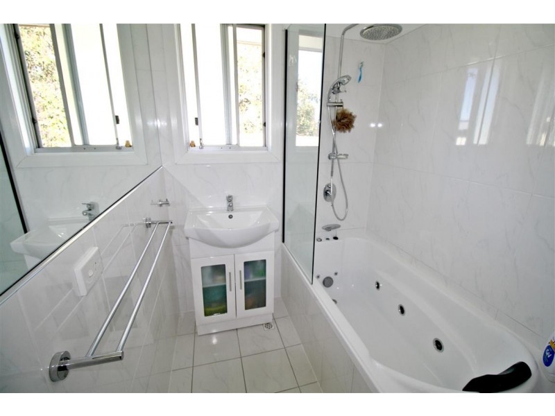 13 Fourth Avenue, Naracoorte SA 5271