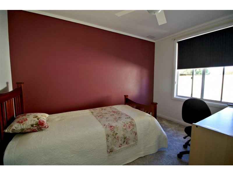 13 Fourth Avenue, Naracoorte SA 5271