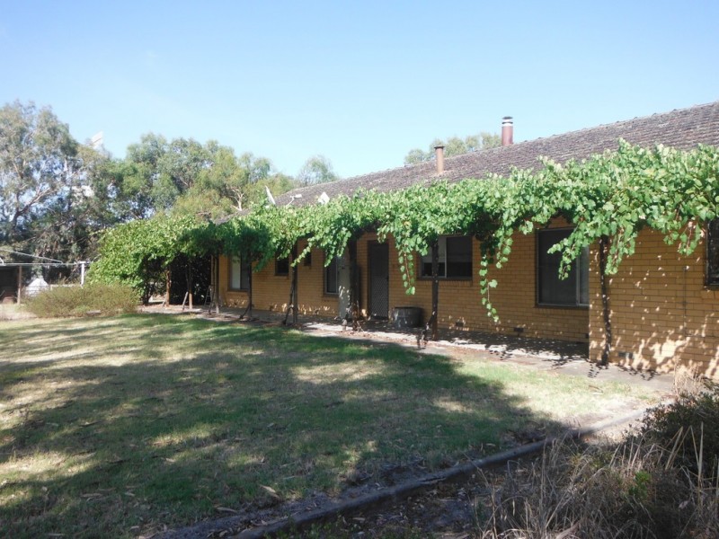 8359 Apsley Casterton Rd (Apsley Langkoop Rd), Apsley VIC 3319