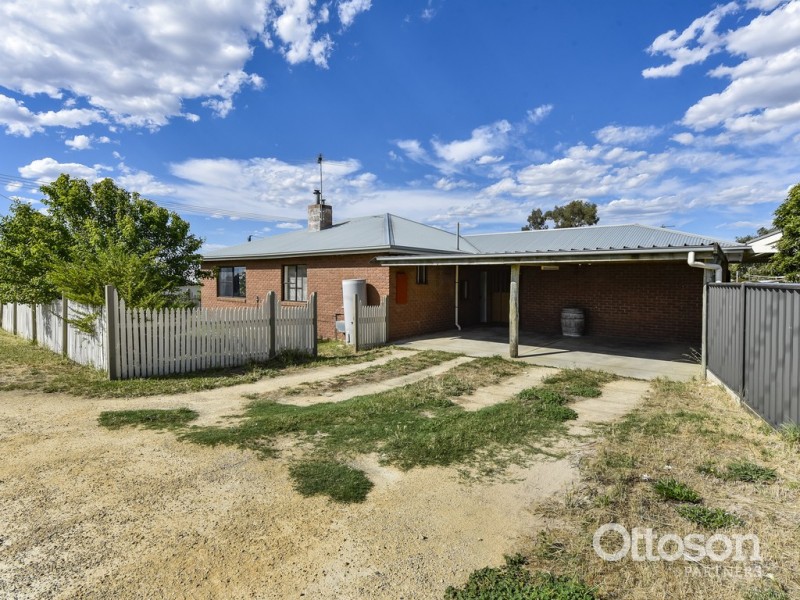 12 Fourth Avenue, Naracoorte SA 5271