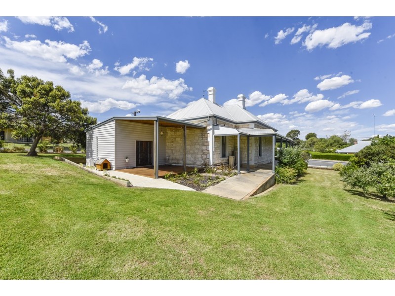 16 Gordon Street, Naracoorte SA 5271