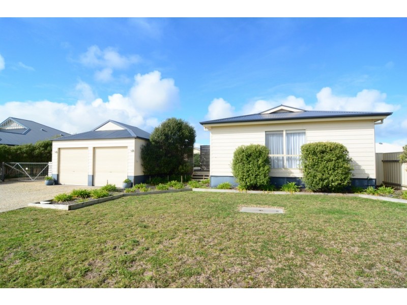 17 Peter McQueen Avenue, Robe SA 5276