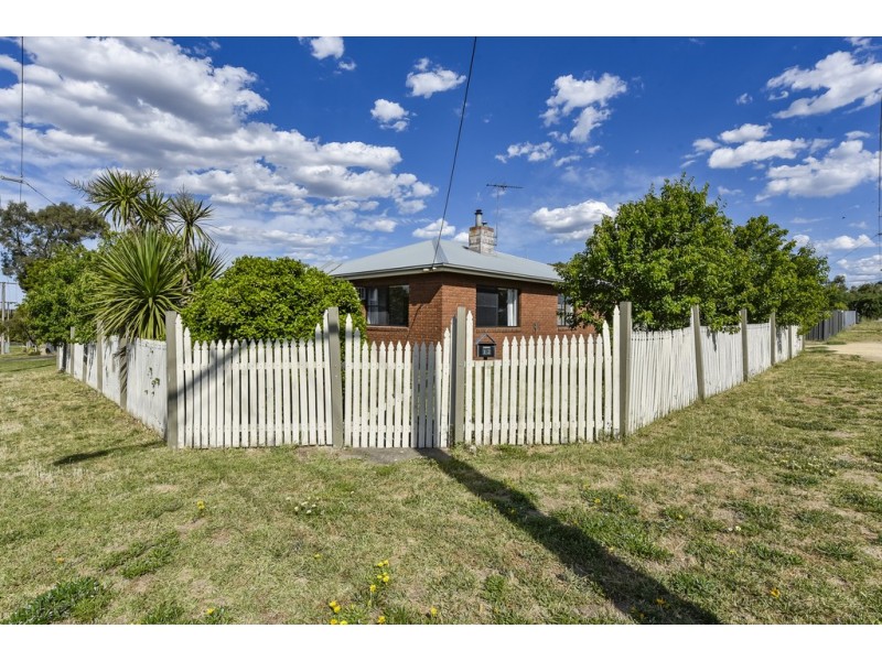 12 Fourth Avenue, Naracoorte SA 5271