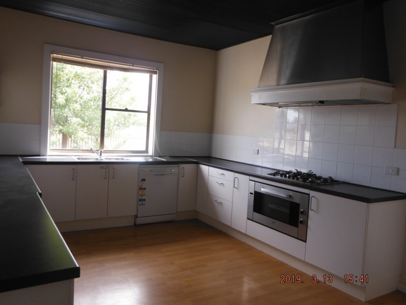 12 Fourth Avenue, Naracoorte SA 5271