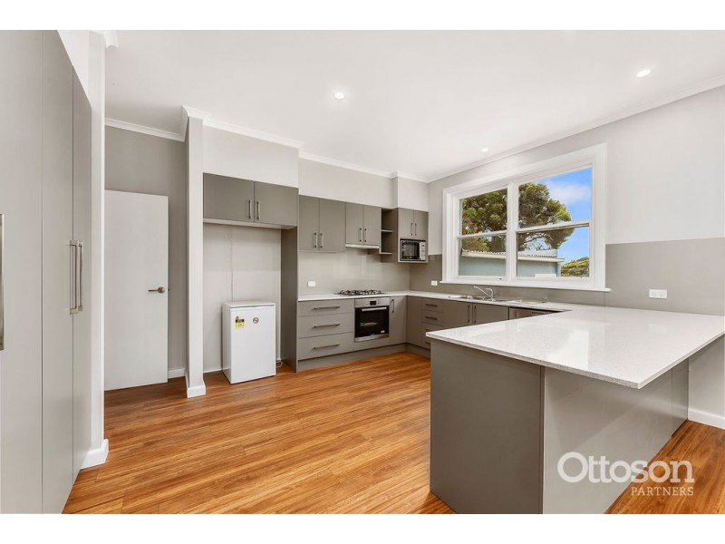 16 Fourth Avenue, Naracoorte SA 5271