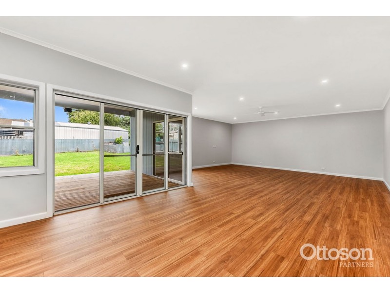 16 Fourth Avenue, Naracoorte SA 5271