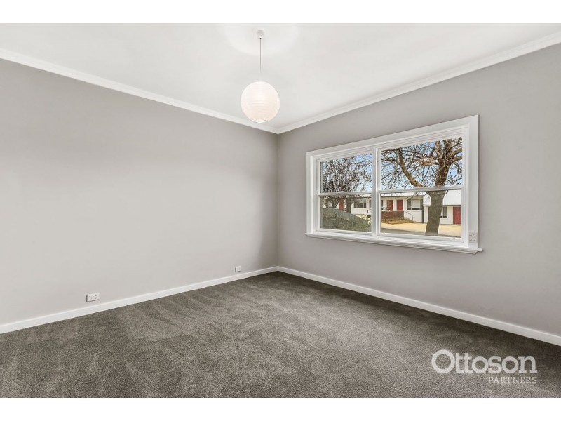 16 Fourth Avenue, Naracoorte SA 5271