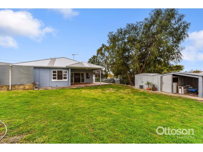 16 Fourth Avenue, Naracoorte SA 5271