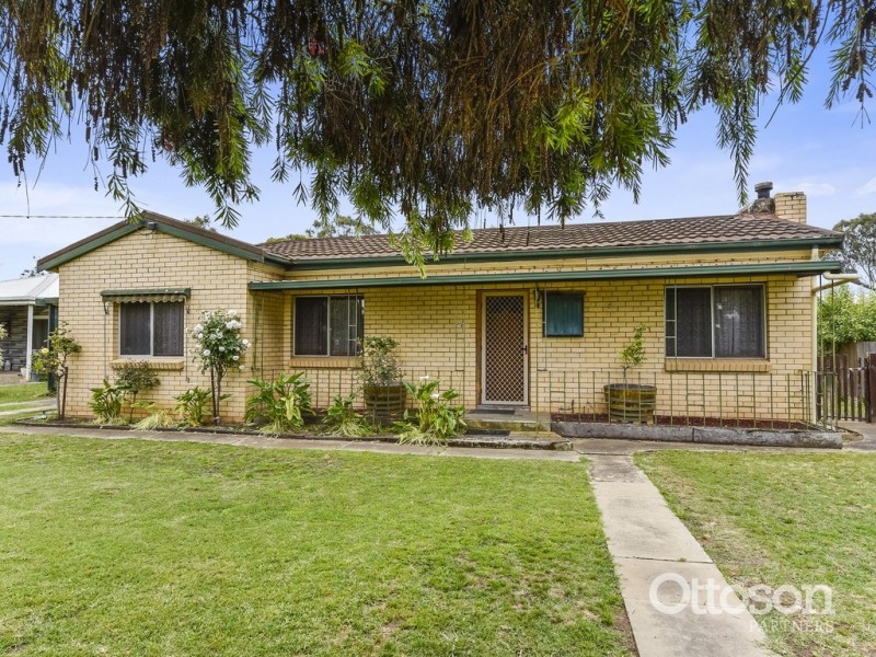 40 Wallace Street, Apsley VIC 3319