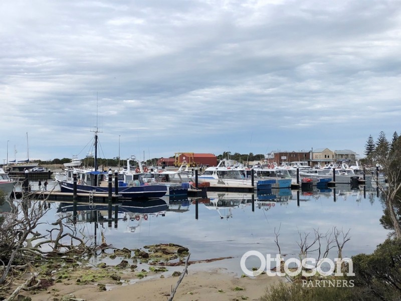 8 Lakeside Tce, Robe SA 5276