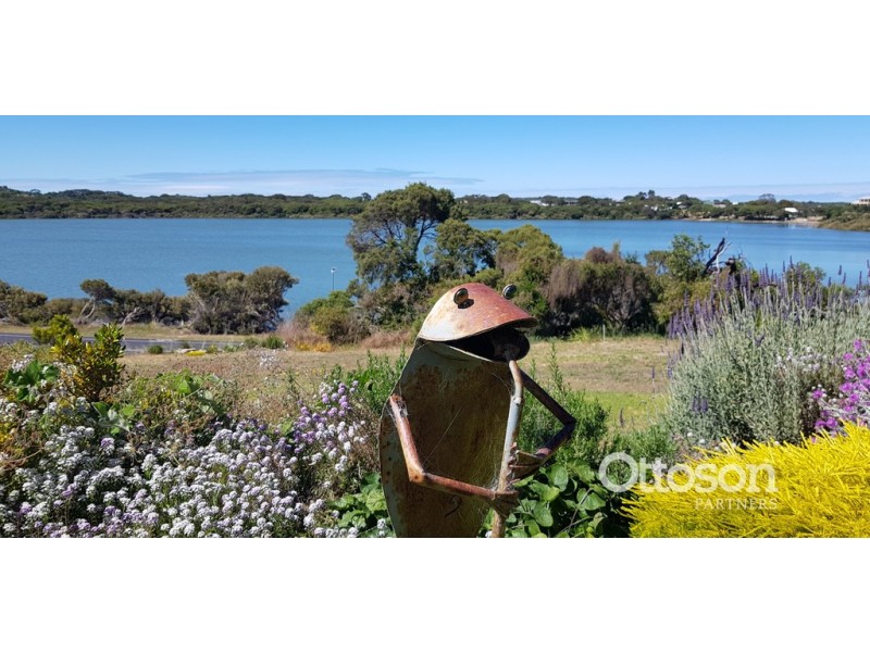 8 Barrowmans Drive, Robe SA 5276