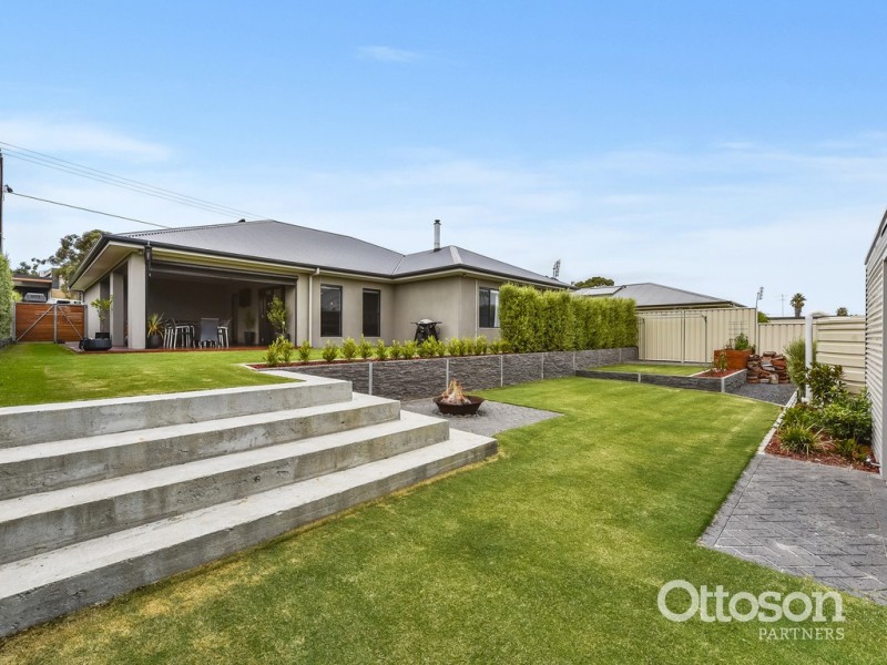 100 Cedar Avenue, Naracoorte SA 5271