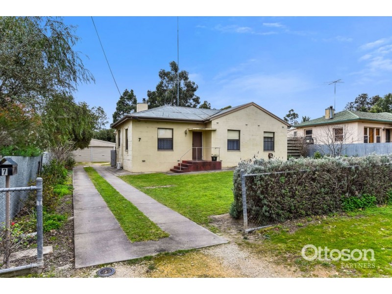 7 Lochiel Avenue, Naracoorte SA 5271