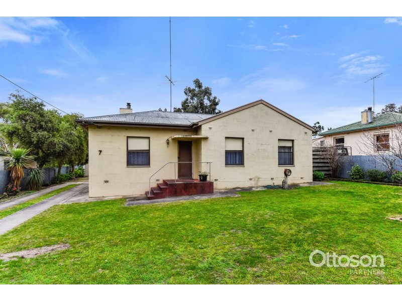 7 Lochiel Avenue, Naracoorte SA 5271