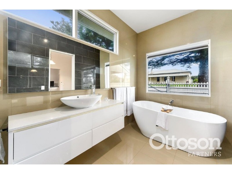 28 Railway Tce, Beachport SA 5280