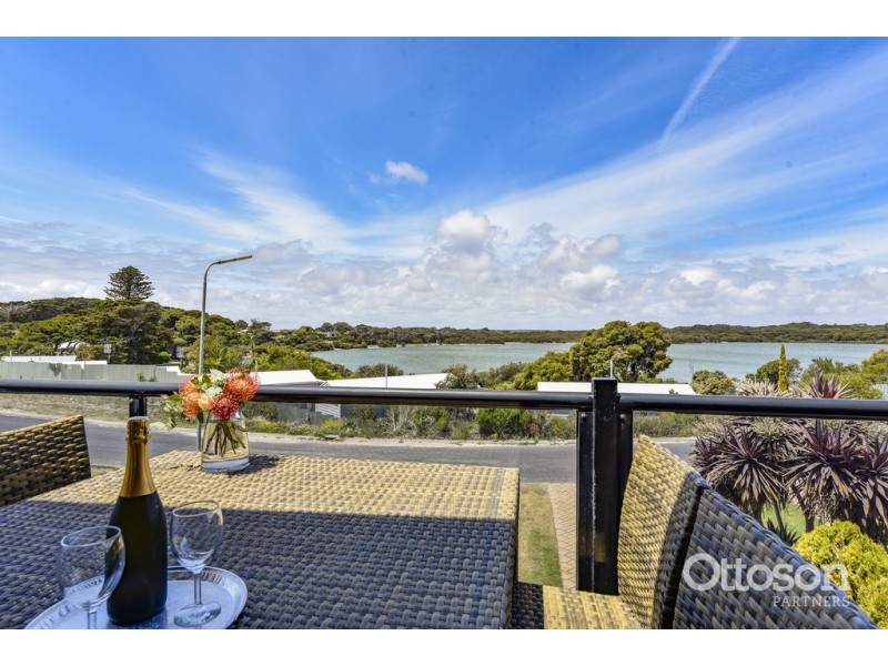 2/15 Lakeside Court, Robe SA 5276
