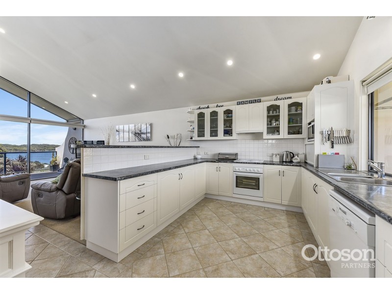 2/15 Lakeside Court, Robe SA 5276