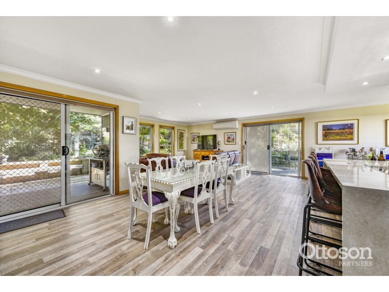 8 Cape Thomas Cres, Boatswain Point SA 5275