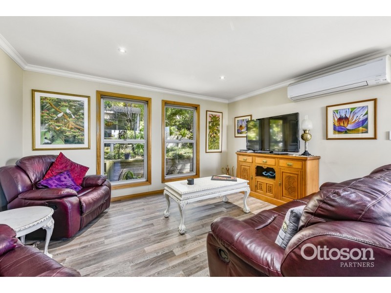 8 Cape Thomas Cres, Boatswain Point SA 5275