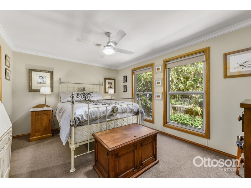 8 Cape Thomas Cres, Boatswain Point SA 5275
